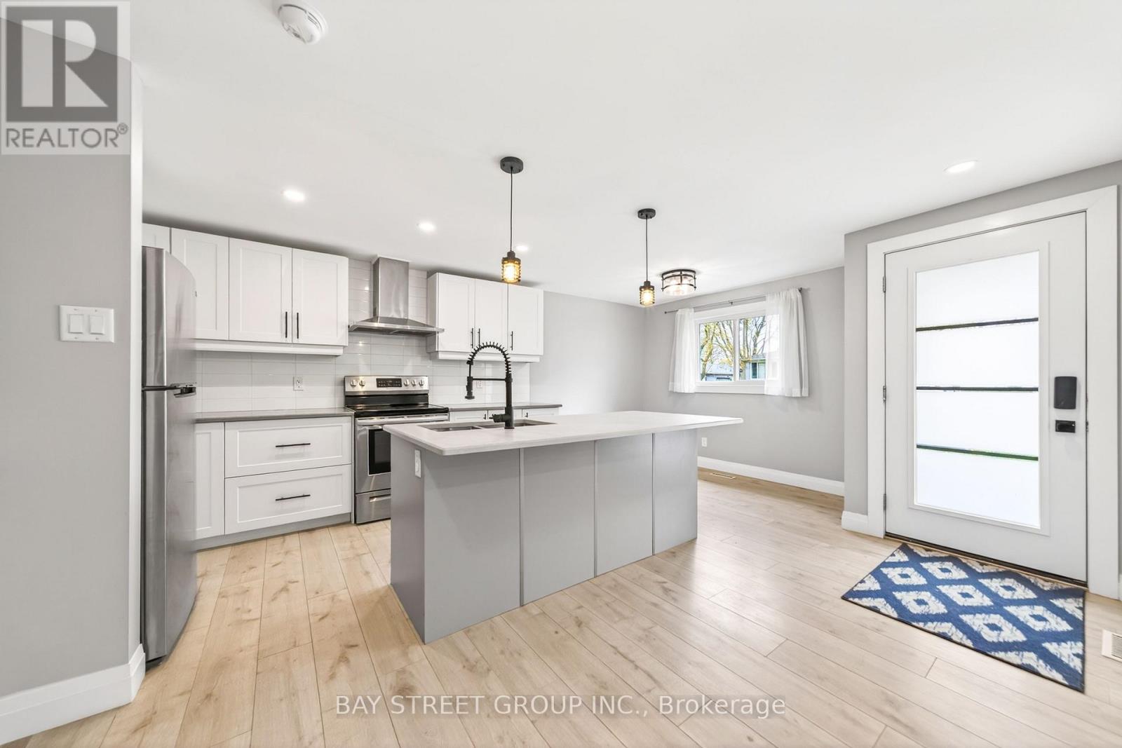 41 HELENE CRESCENT - 16