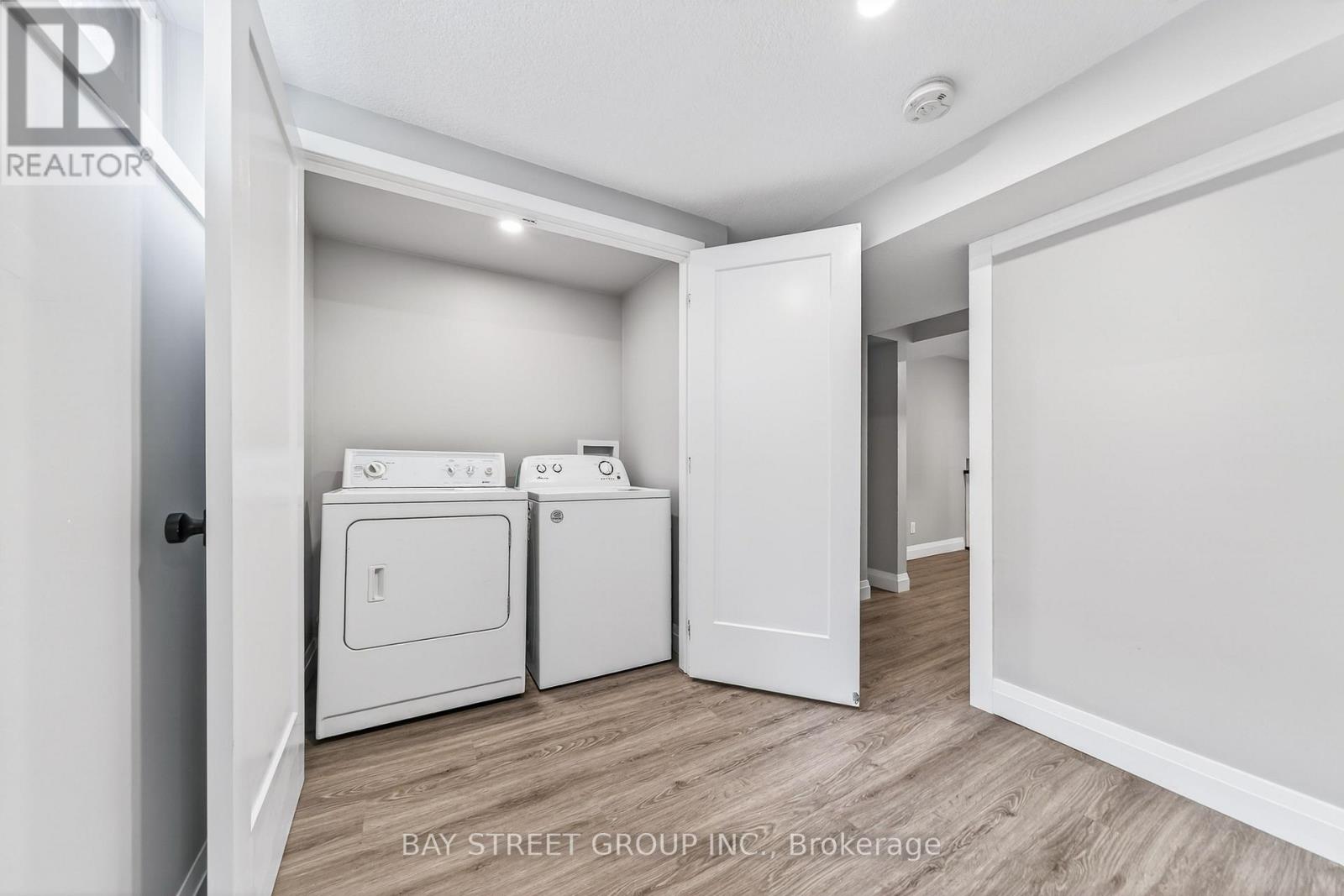41 HELENE CRESCENT - 27