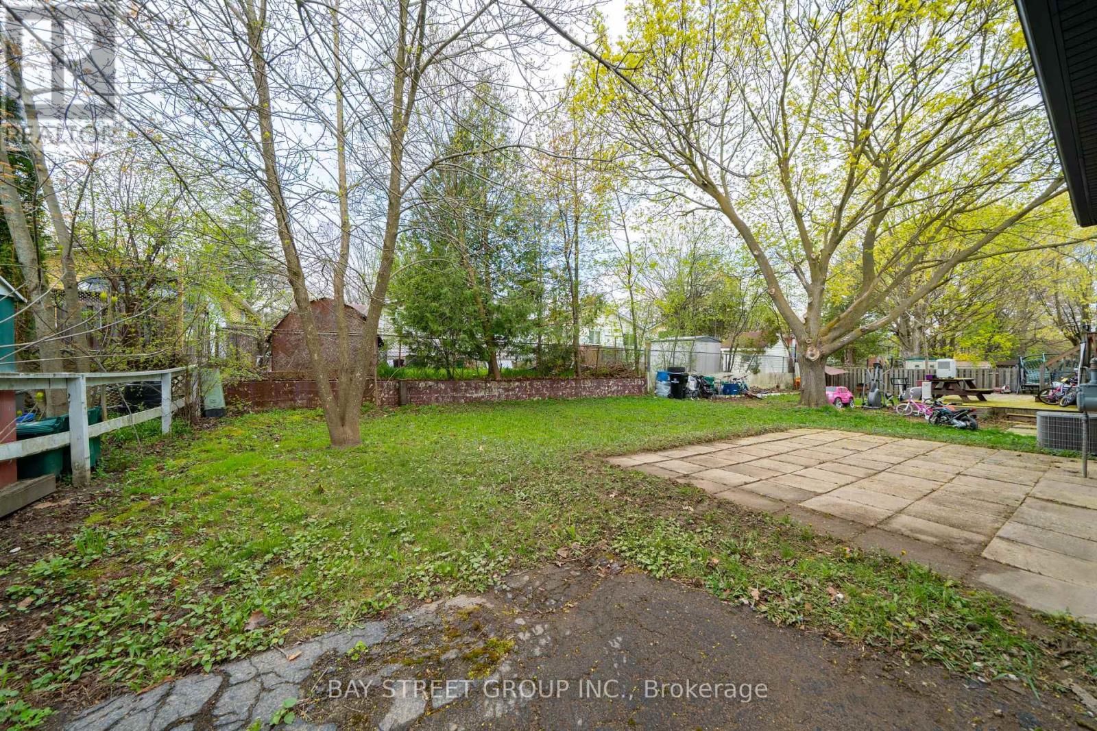 41 HELENE CRESCENT - 38