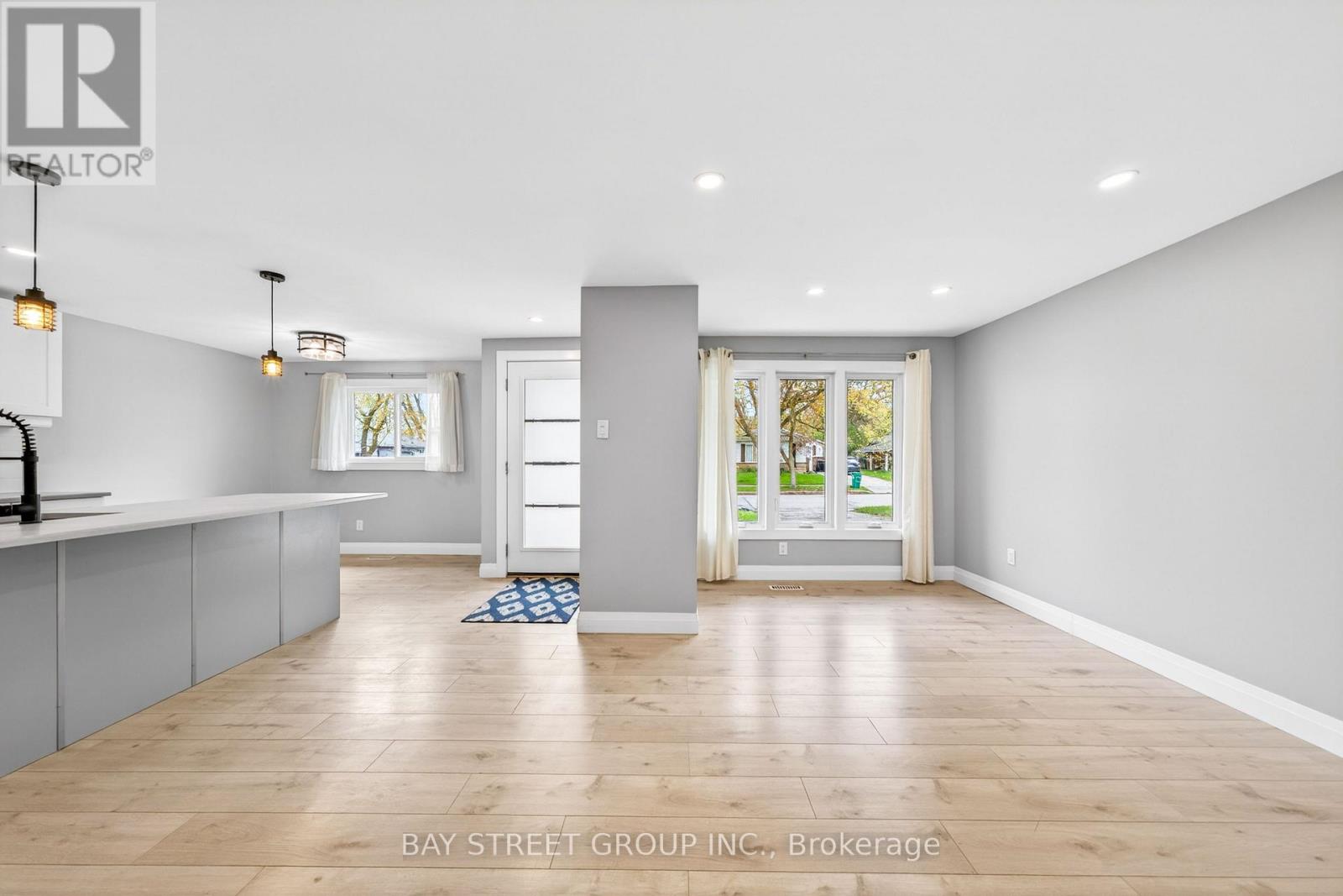 41 HELENE CRESCENT - 14