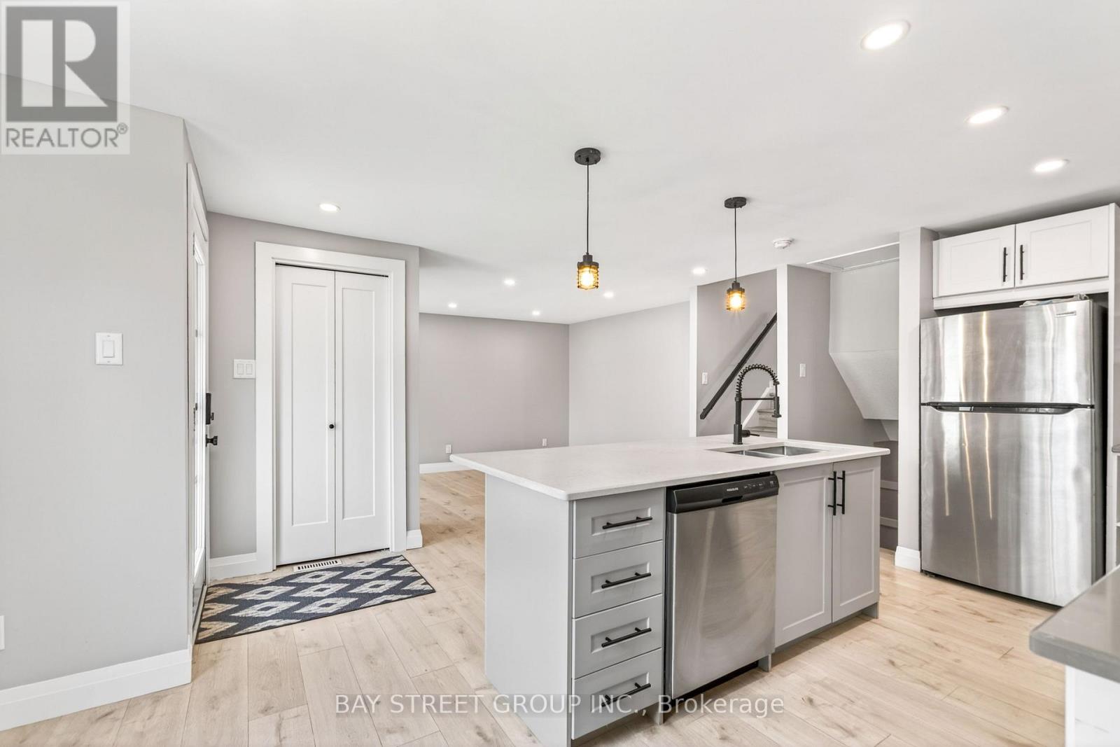 41 HELENE CRESCENT - 9