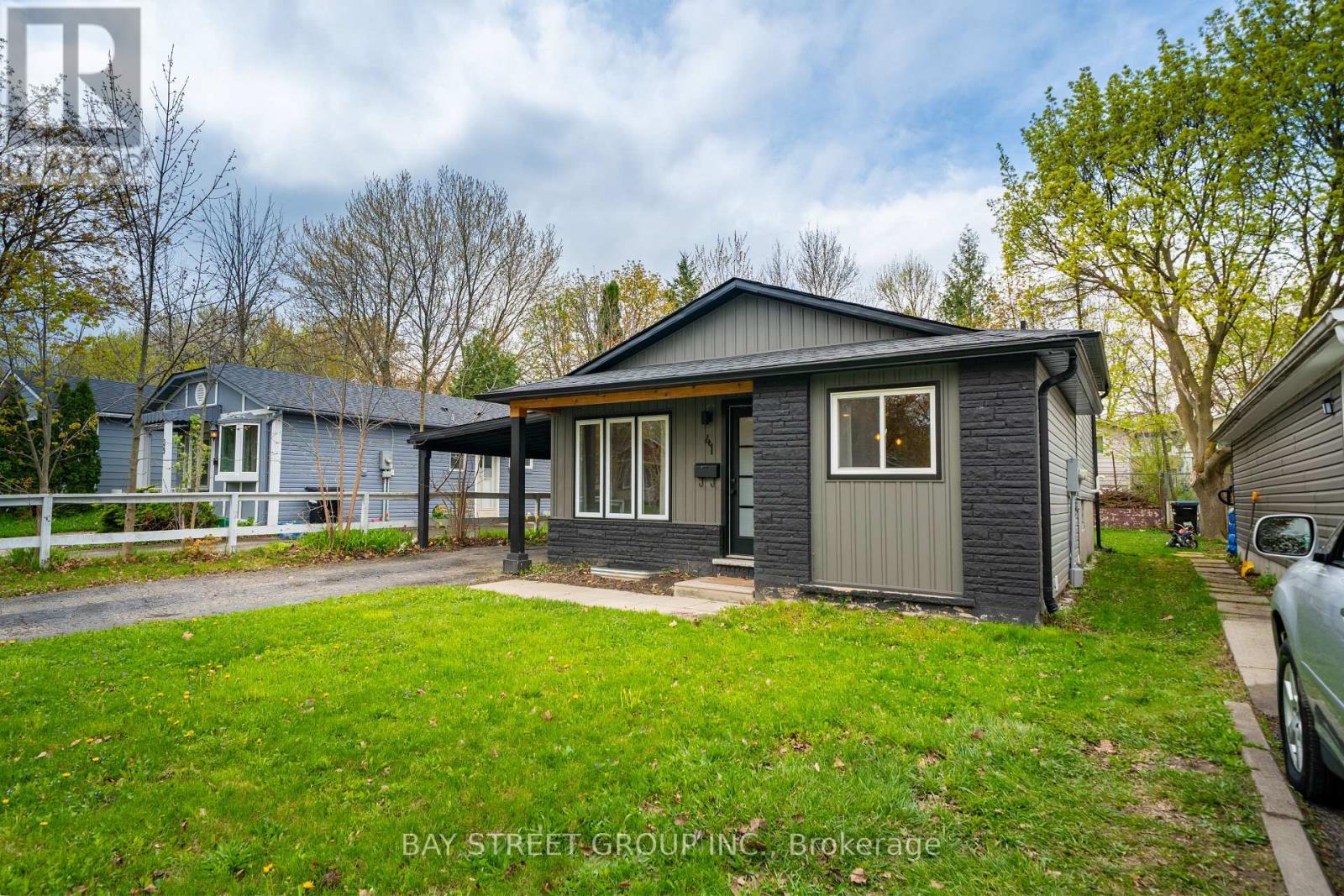 41 HELENE CRESCENT - 45