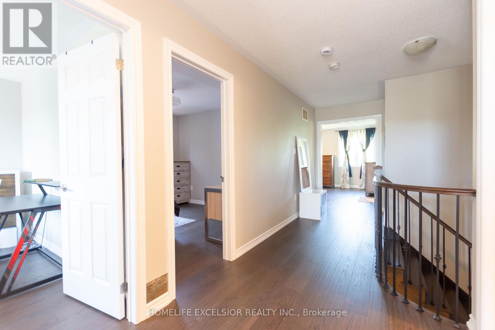 2425 QUETICO CRESCENT - 32