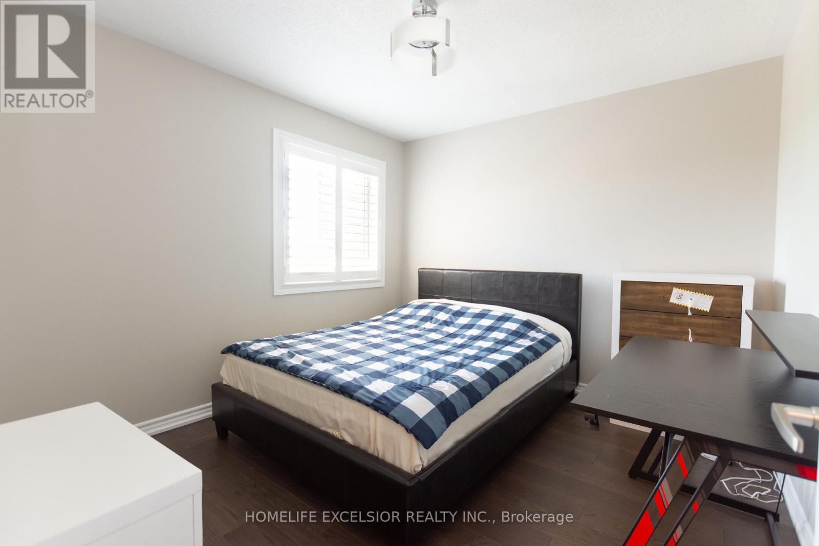 2425 QUETICO CRESCENT - 34