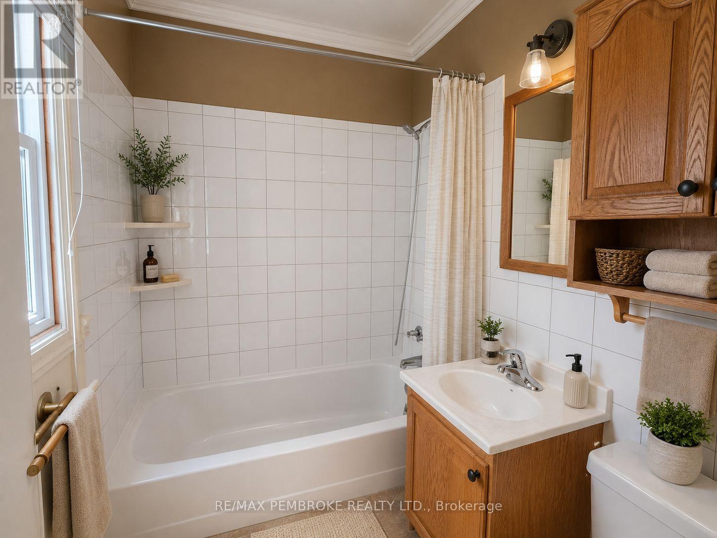 108 THIRD AVENUE, Ottawa. Luxury613. By Peter Sagos - Image 12