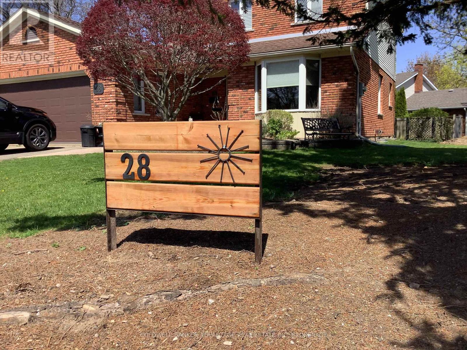 28 DIXON CRESCENT - 3