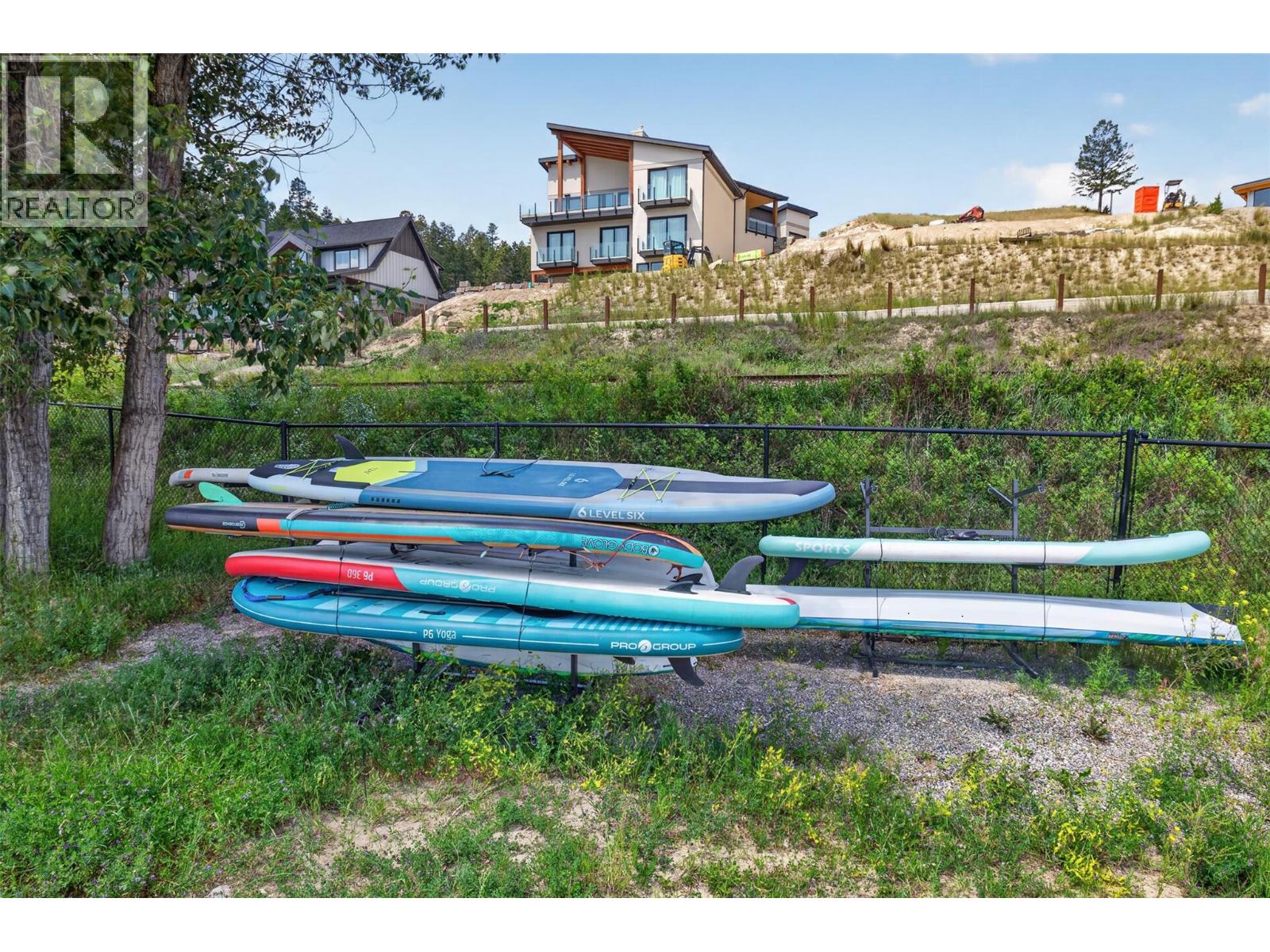675 TAYNTON Drive, Invermere