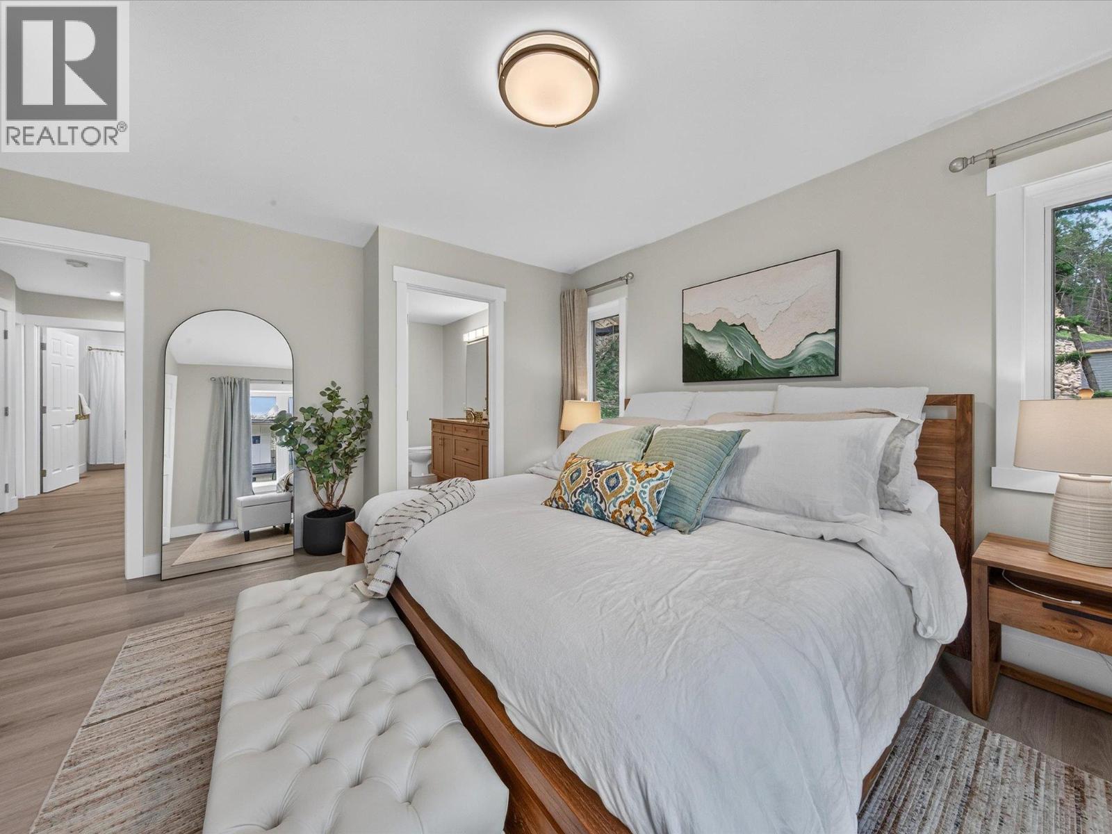 675 TAYNTON Drive, Invermere