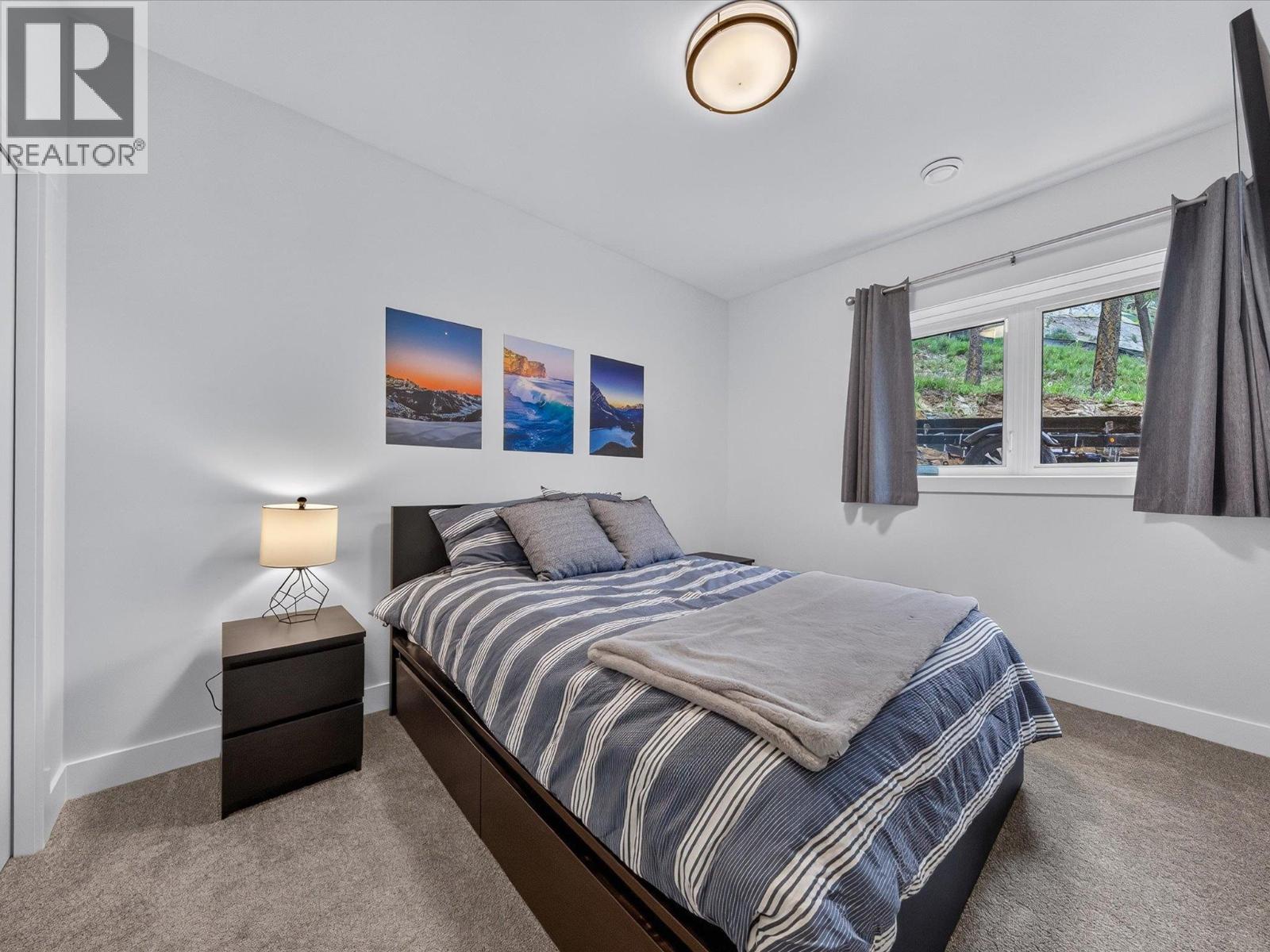 675 TAYNTON Drive, Invermere
