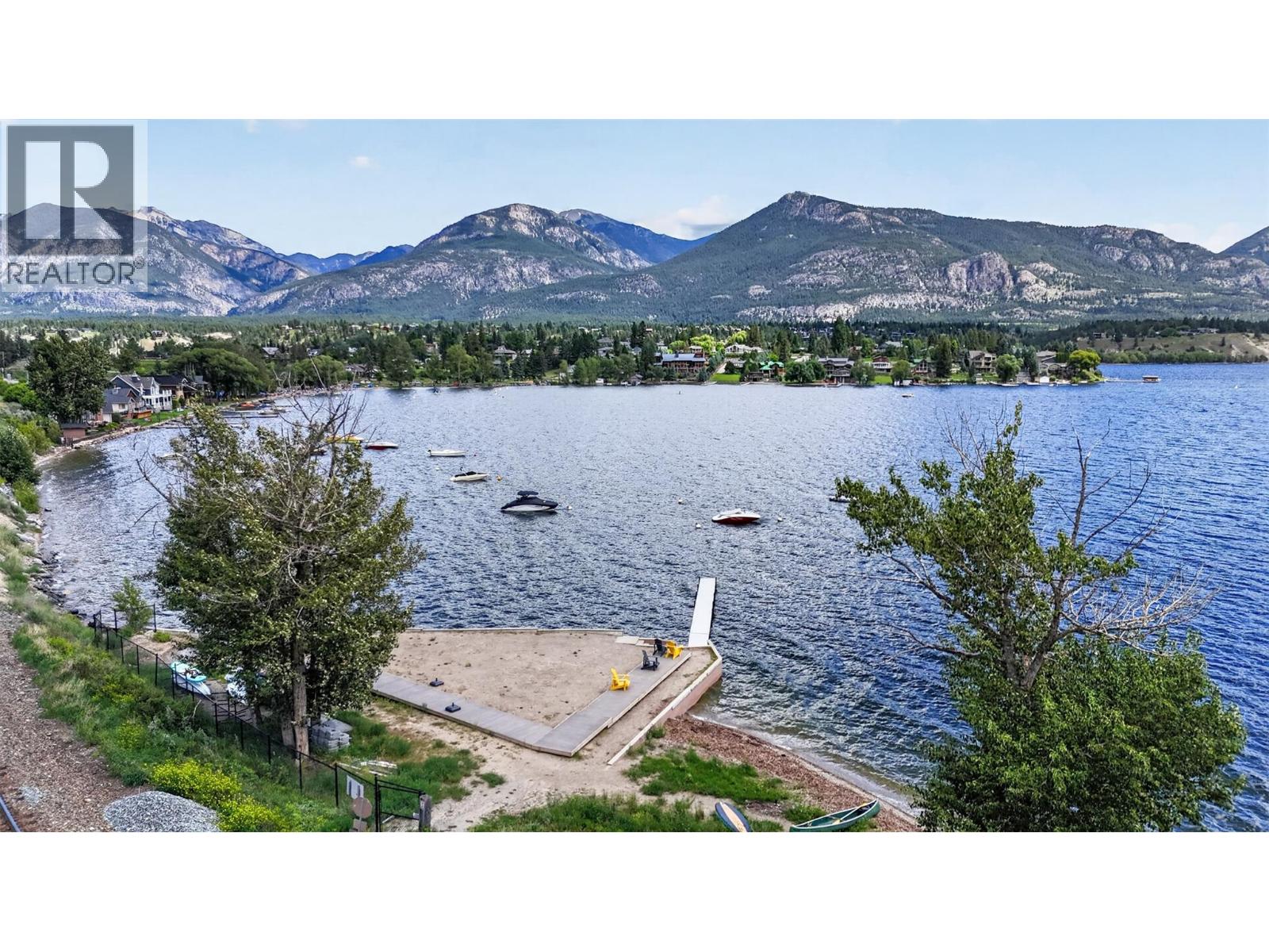 675 TAYNTON Drive, Invermere