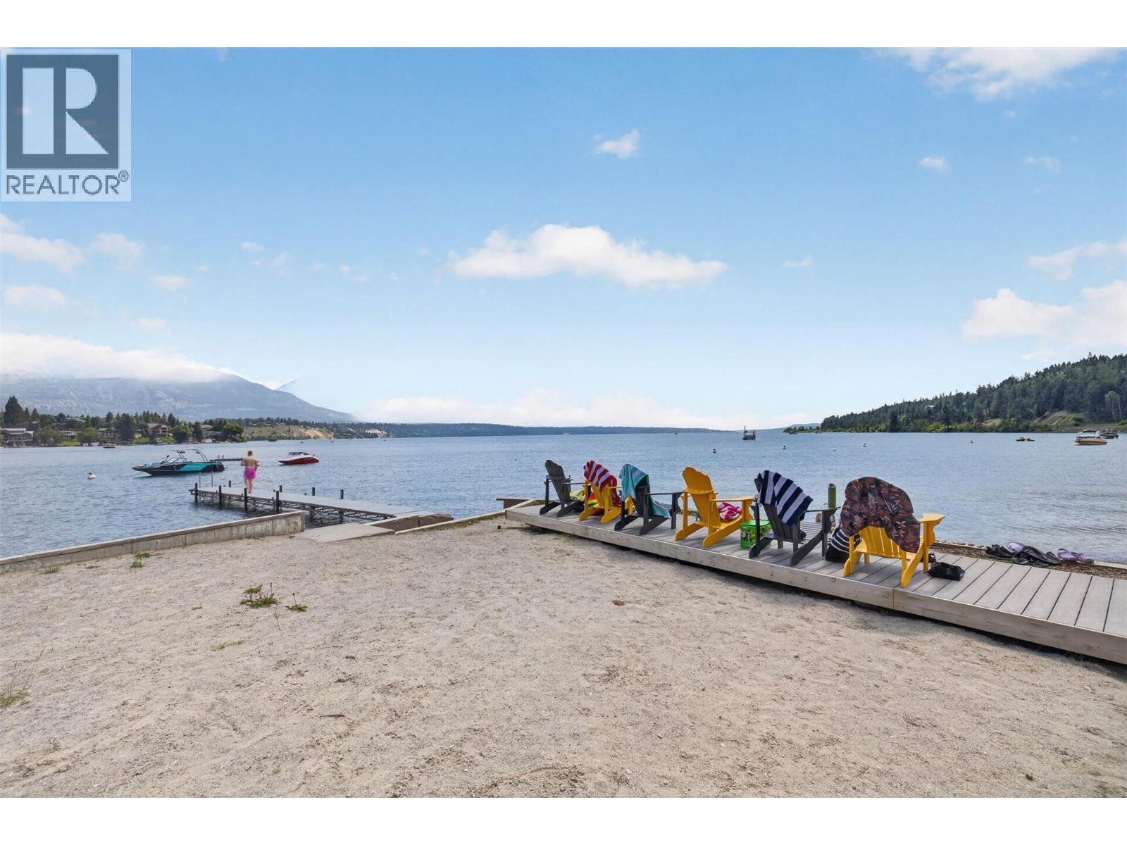675 TAYNTON Drive, Invermere