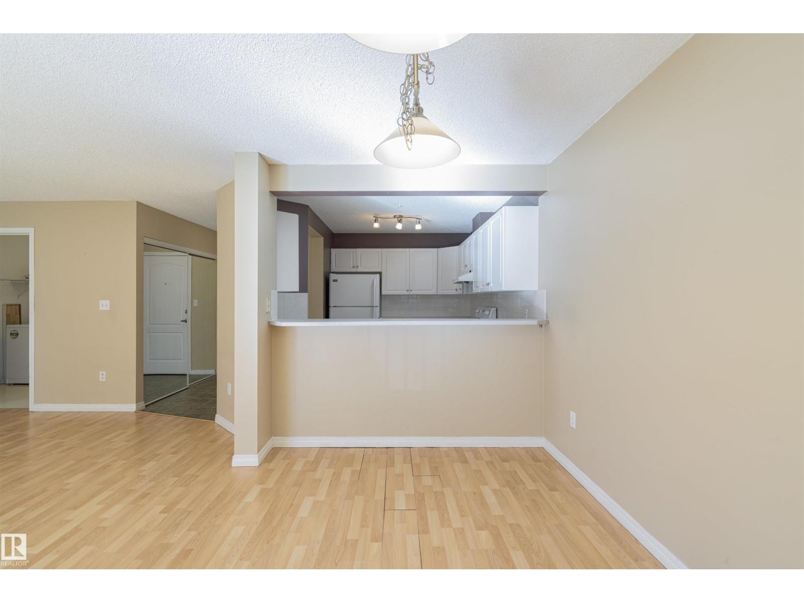 #107 10153 117 ST NW - 14