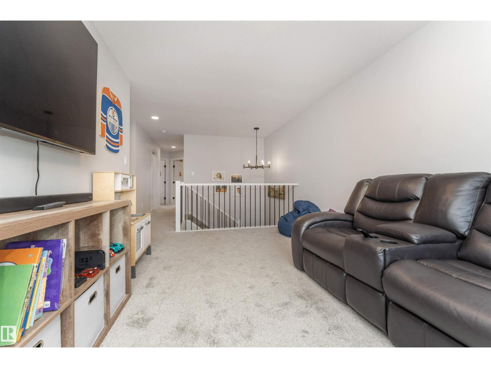 102 HORTON WY - 27