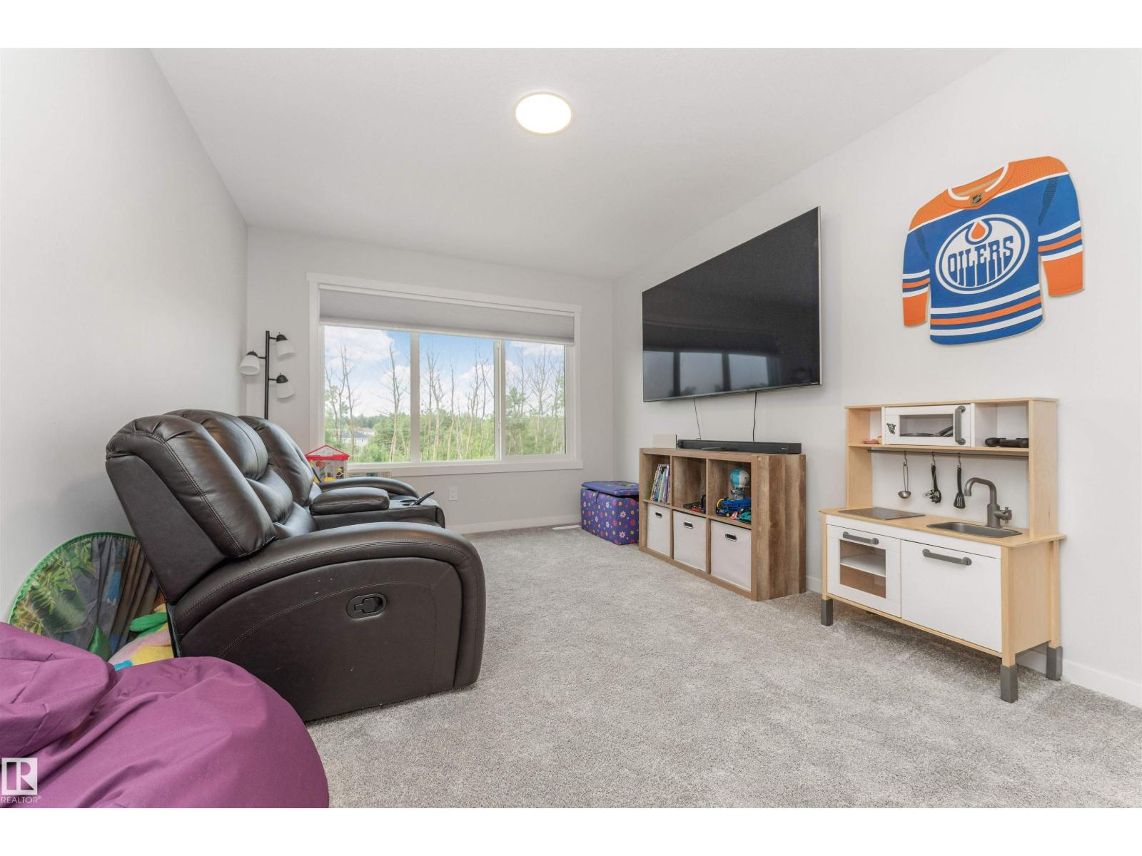 102 HORTON WY - 24