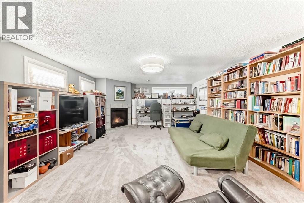 1319 104 Avenue SW - 16