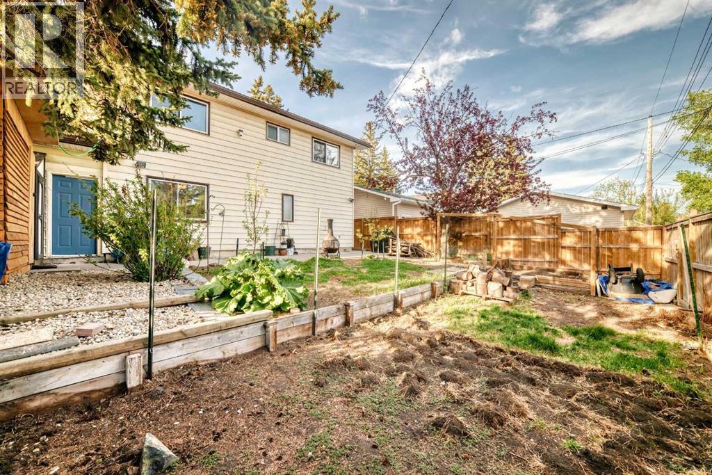 1319 104 Avenue SW - 20