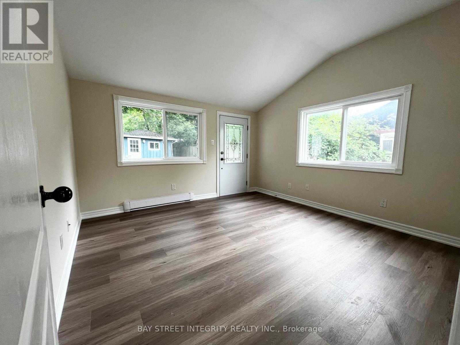 29 BALSON BOULEVARD - 6
