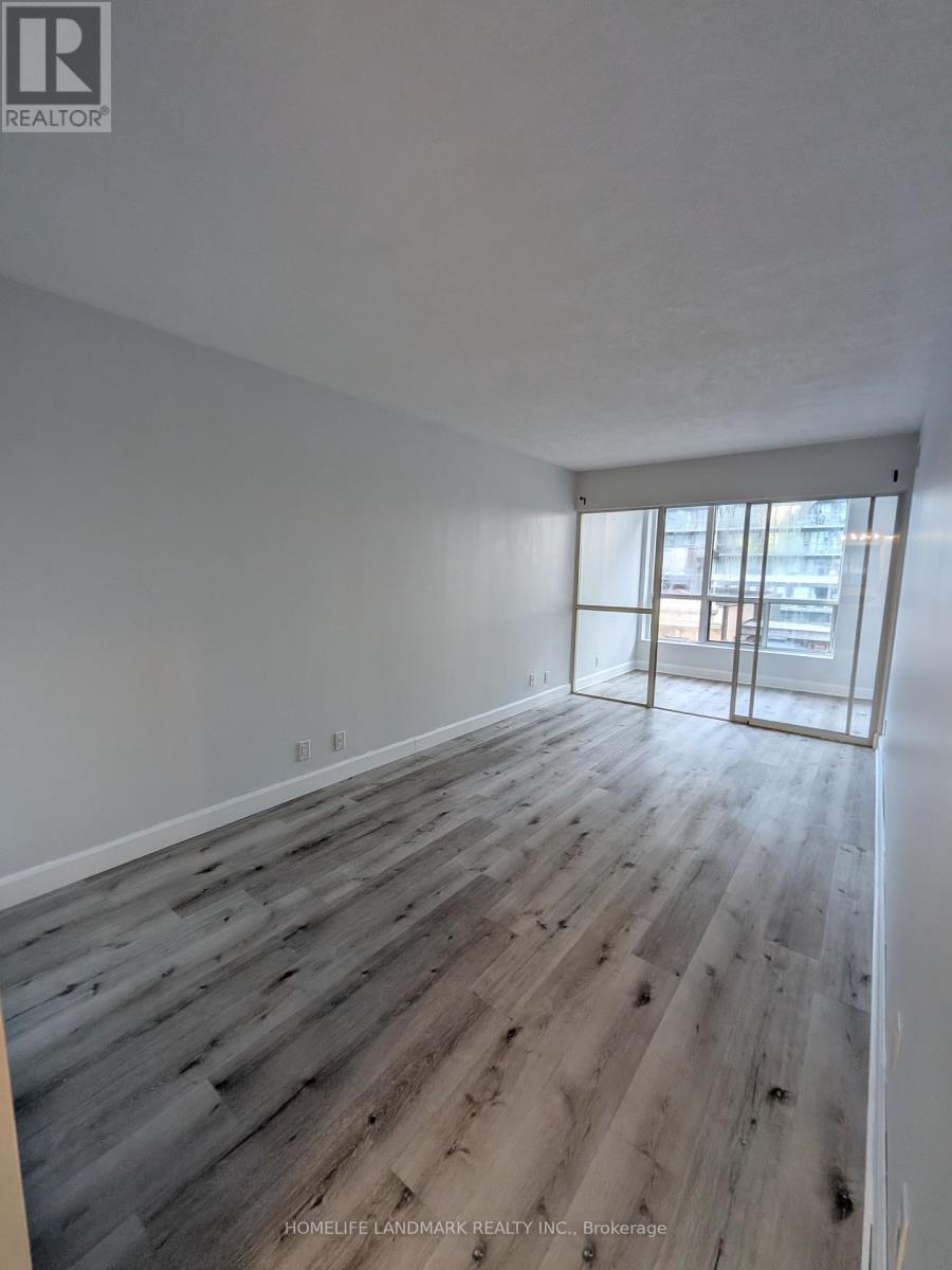 #805 92 KING STREET E - 11