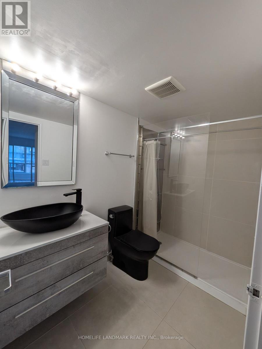 #805 92 KING STREET E - 12