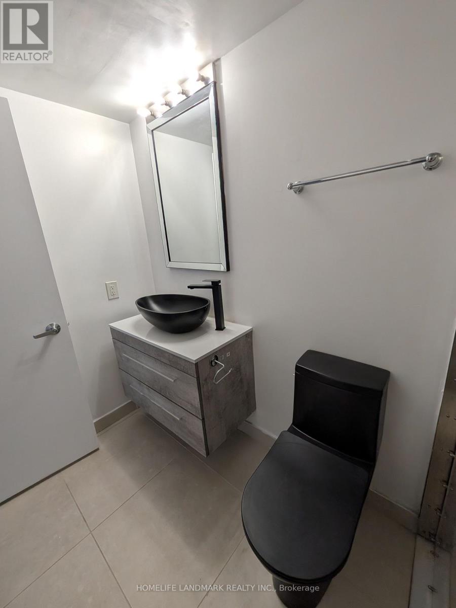 #805 92 KING STREET E - 13