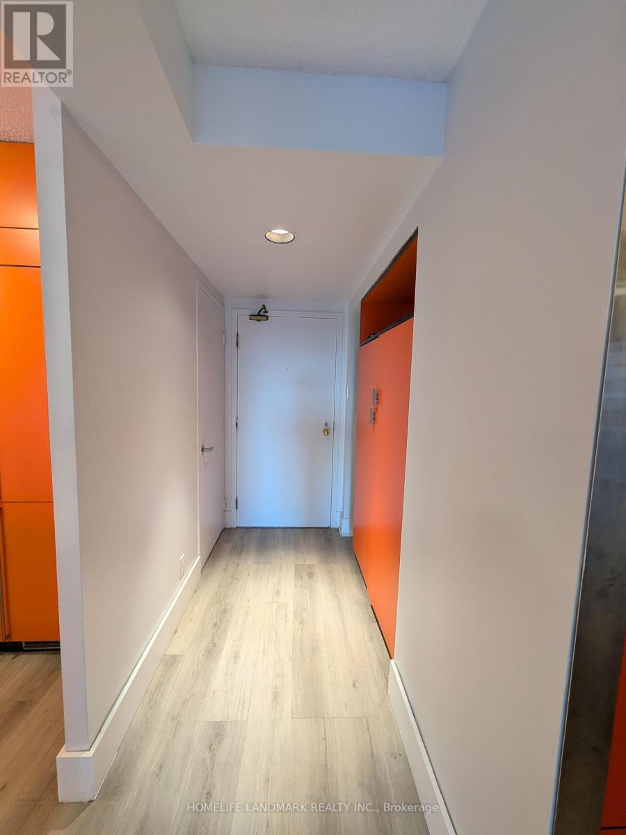 #805 92 KING STREET E - 2