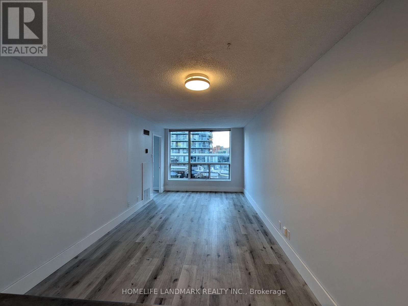 #805 92 KING STREET E - 6