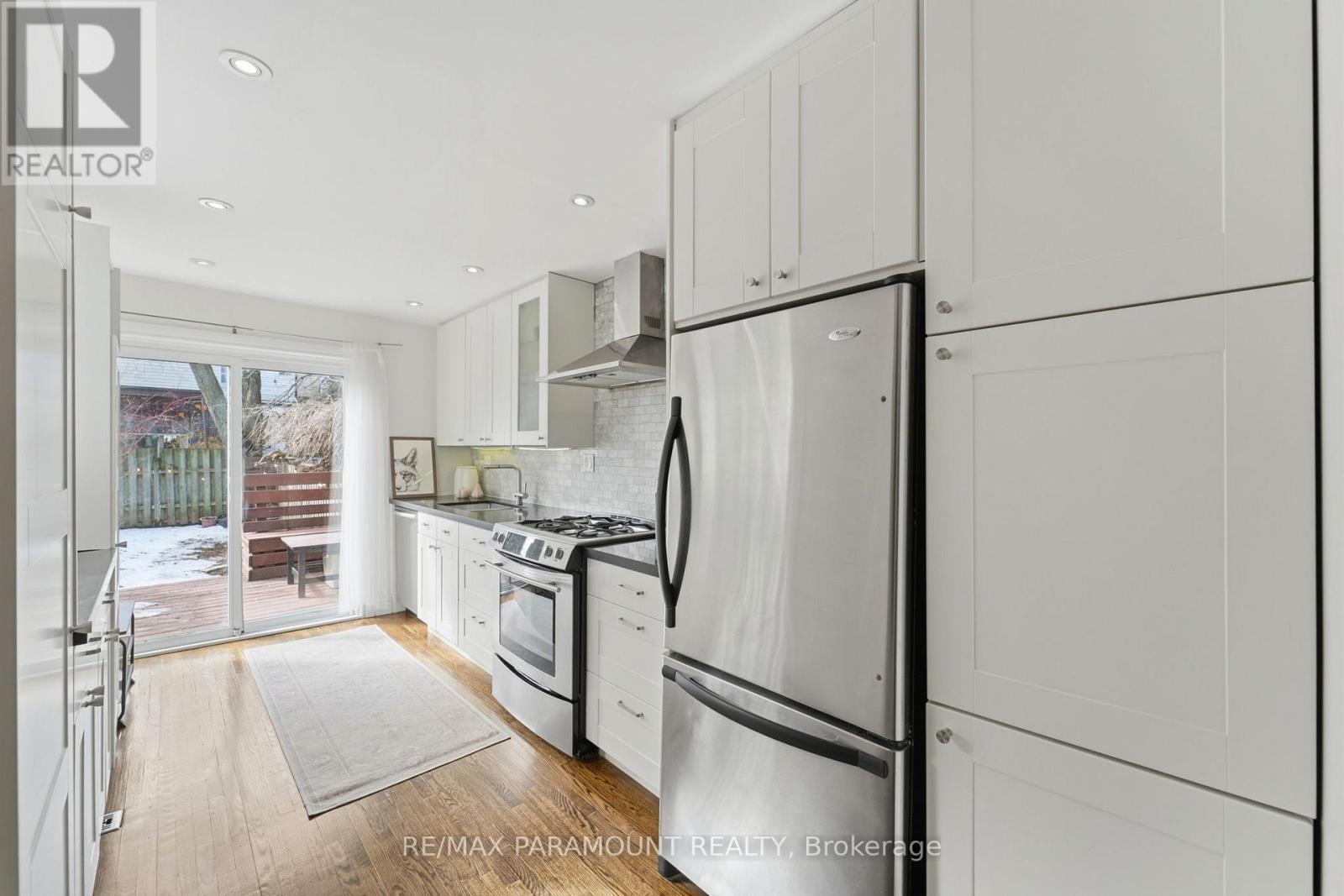 670 RHODES AVENUE - 13