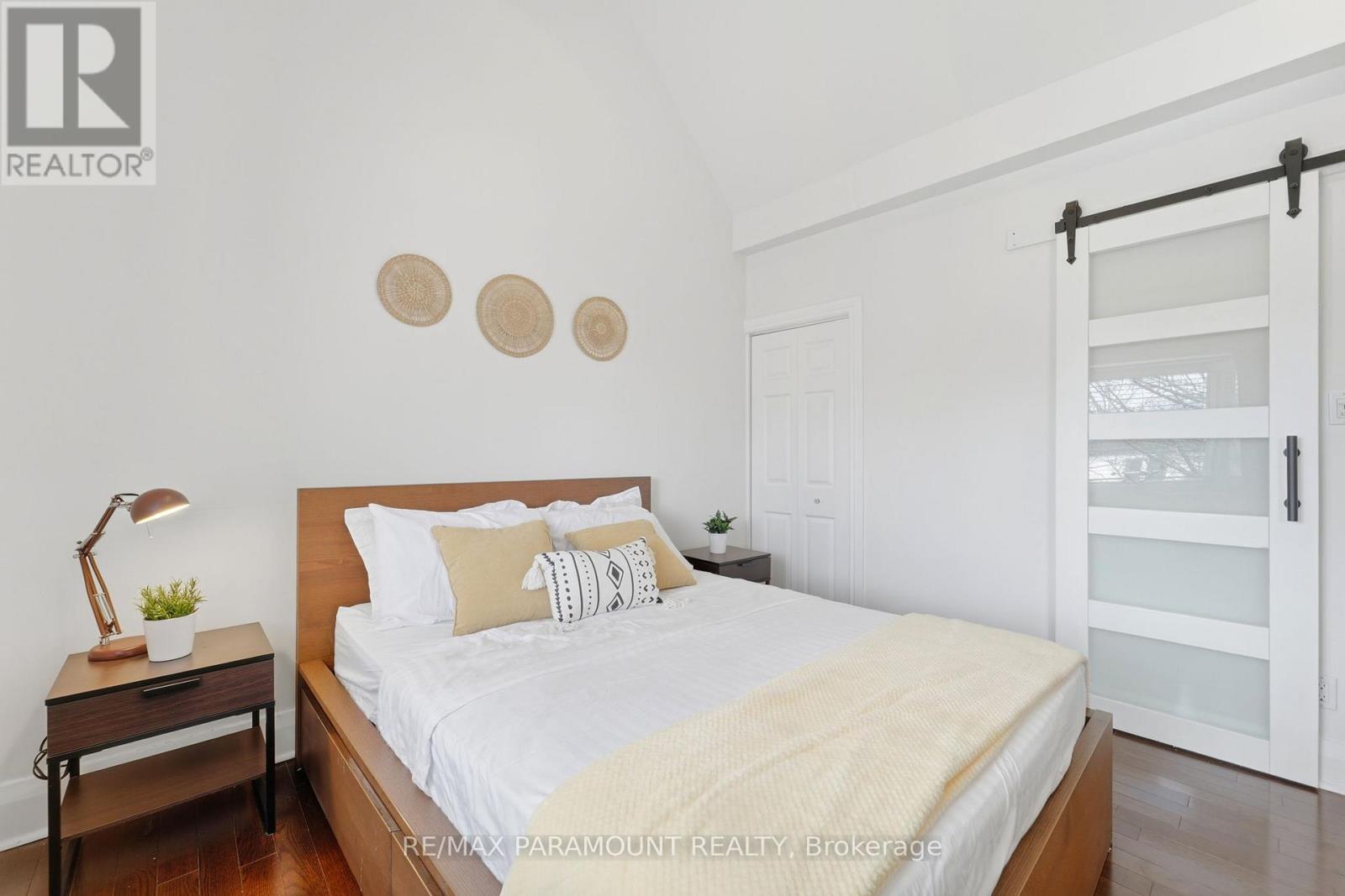 670 RHODES AVENUE - 19