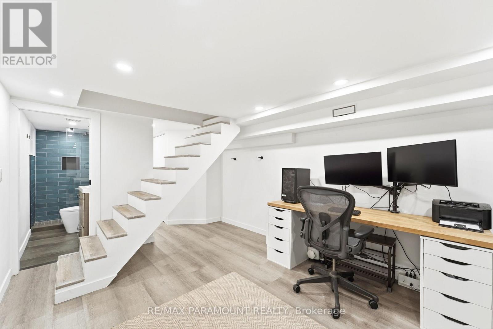 670 RHODES AVENUE - 27