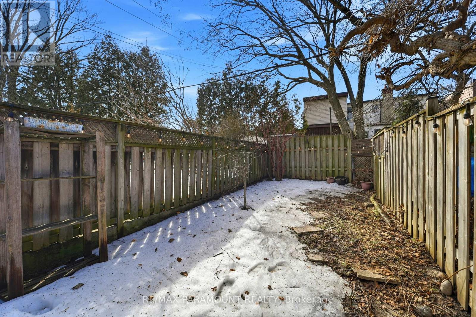 670 RHODES AVENUE - 36