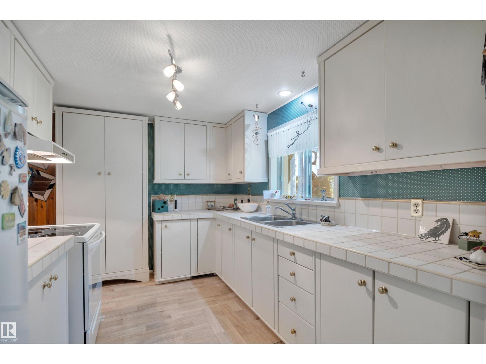 464044 RGE ROAD 270 - 19