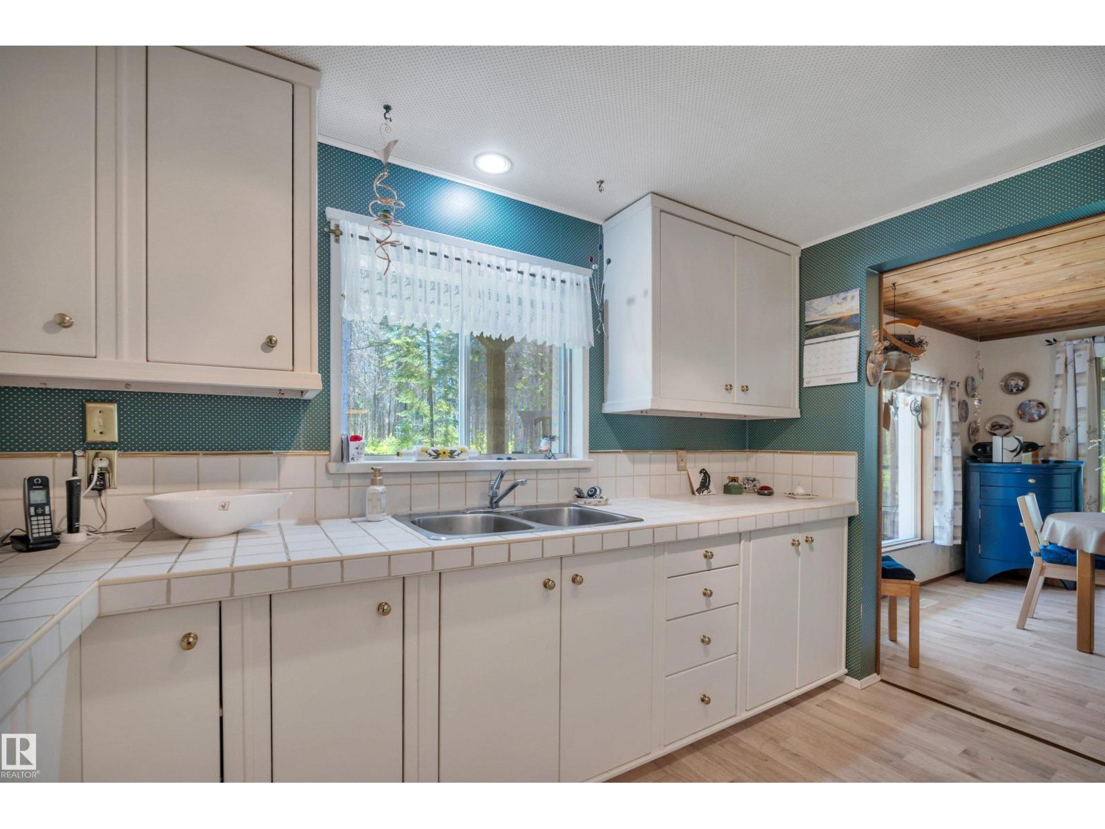 464044 RGE ROAD 270 - 21
