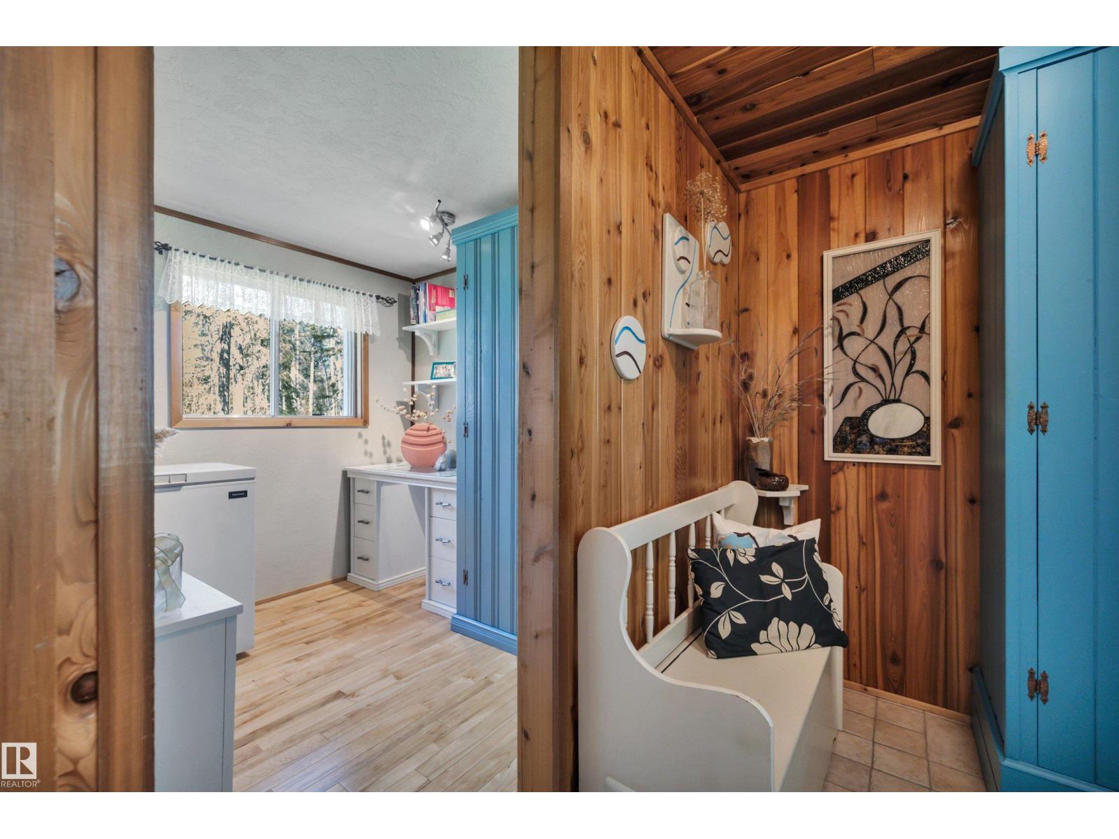 464044 RGE ROAD 270 - 23