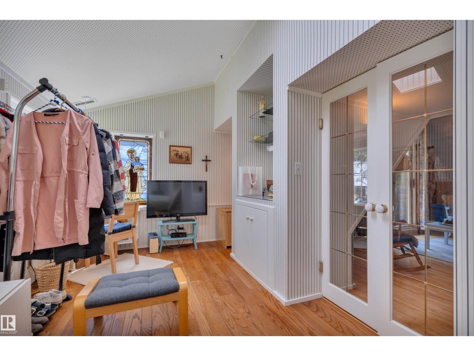 464044 RGE ROAD 270 - 38
