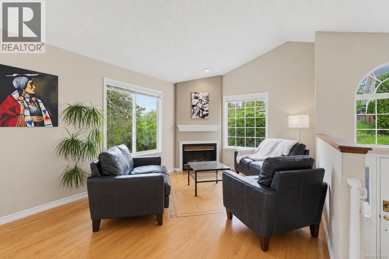 840 Tillicum Rd, Esquimalt