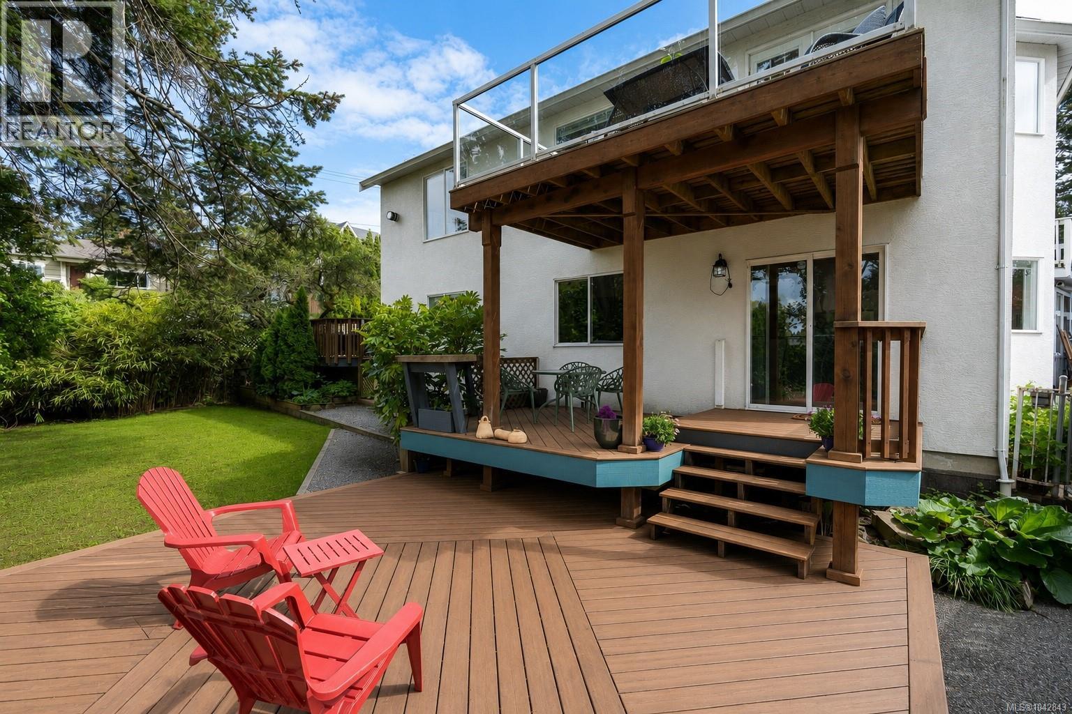 840 Tillicum Rd, Esquimalt