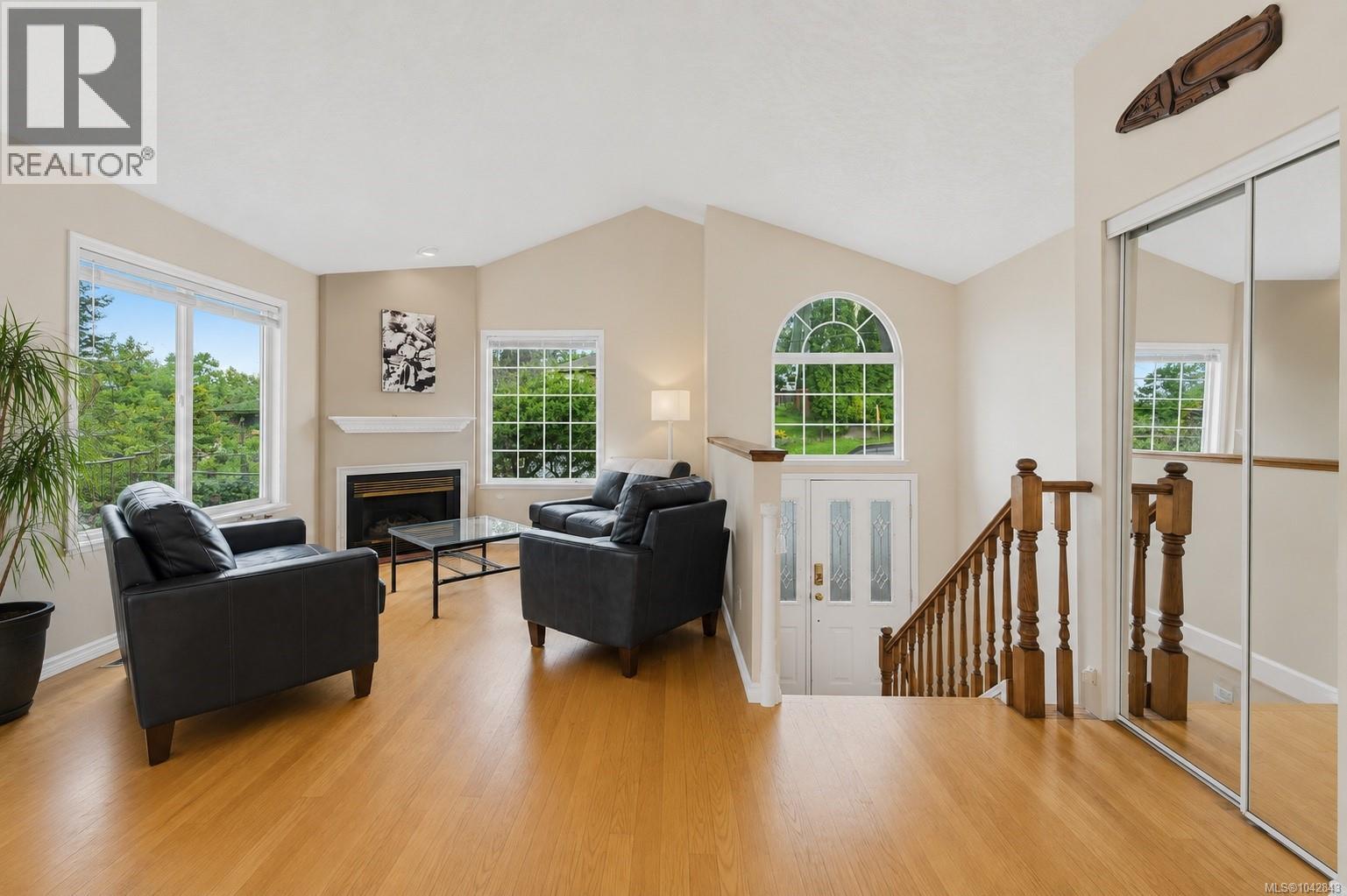 840 Tillicum Rd, Esquimalt