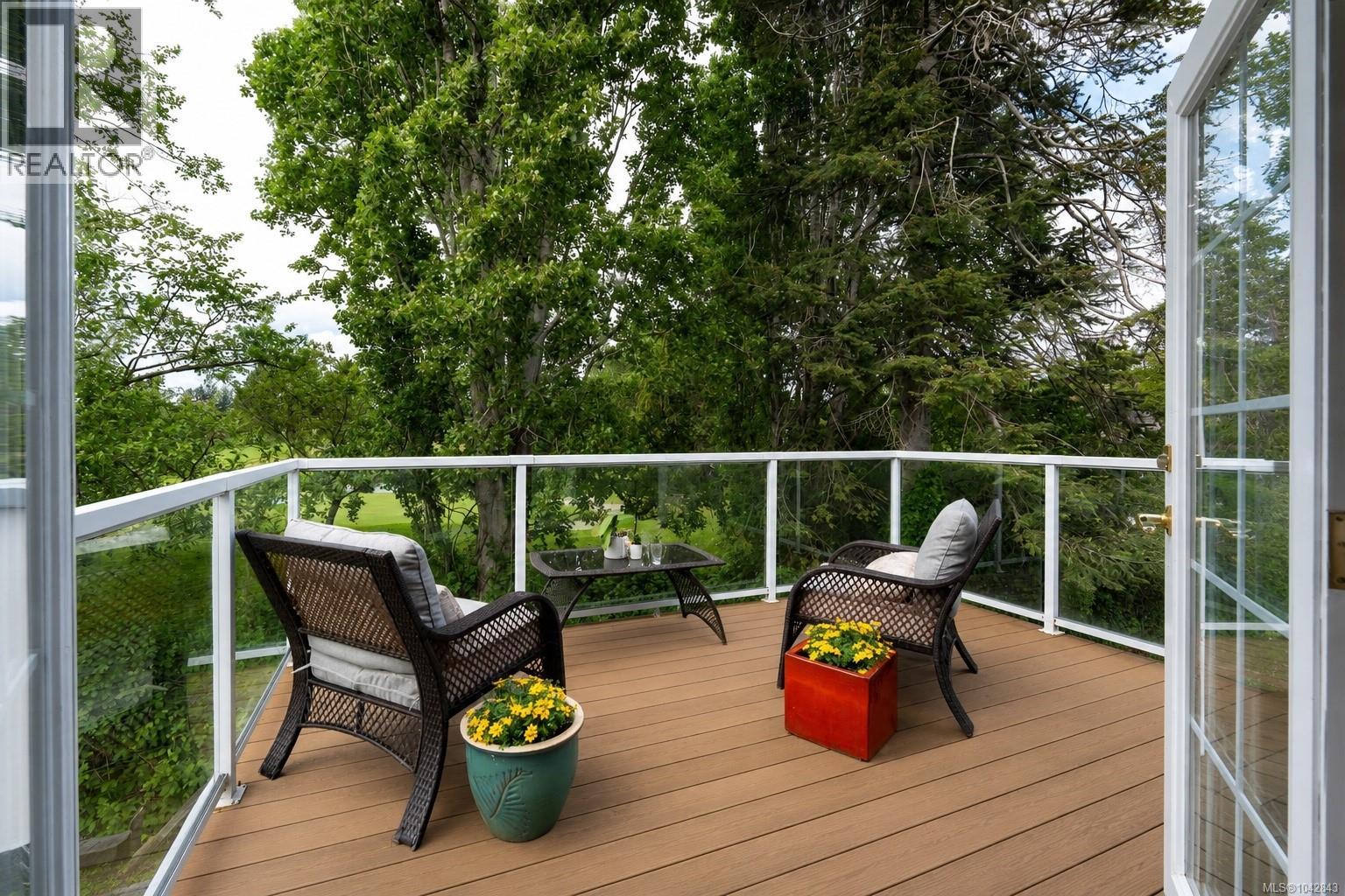 840 Tillicum Rd, Esquimalt