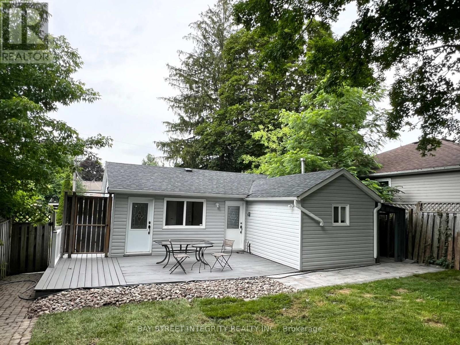 29 BALSON BOULEVARD - 17