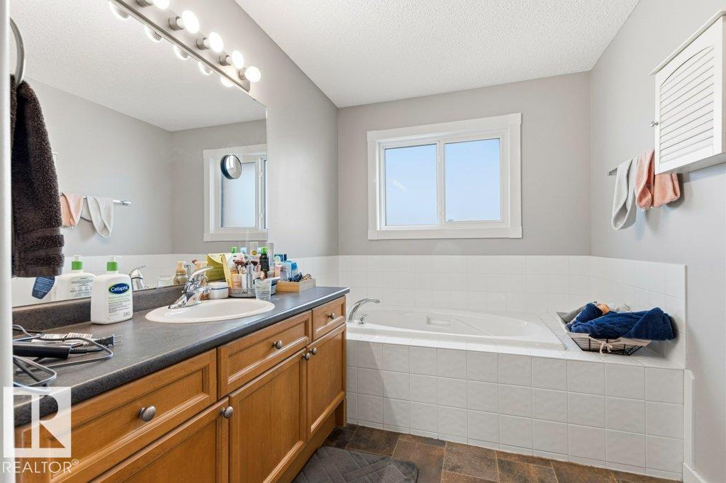 27 SPRUCE RIDGE DR - 17