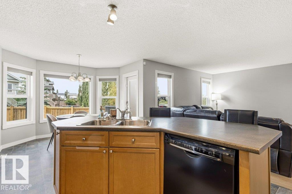 27 SPRUCE RIDGE DR — photo 10