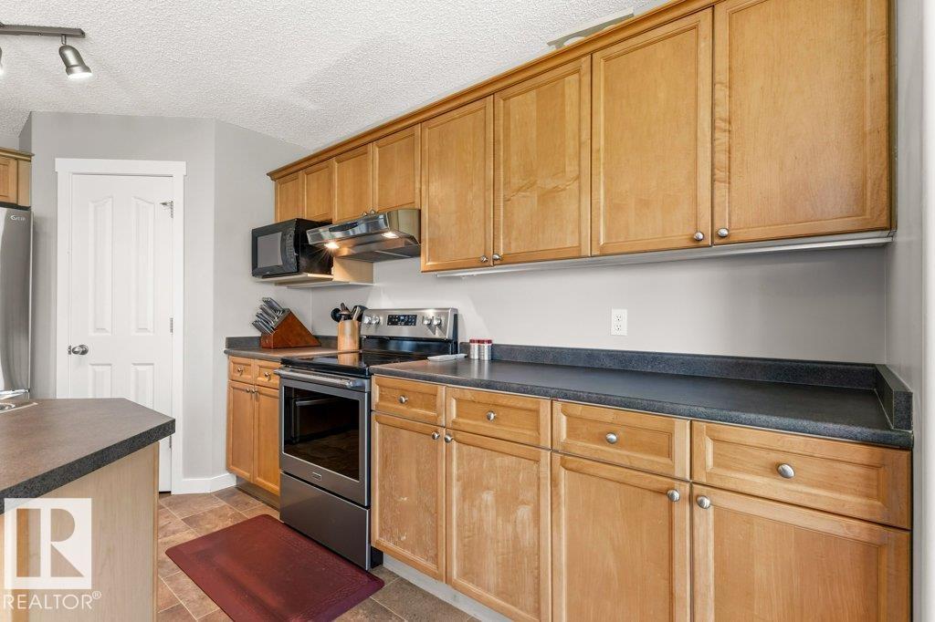 27 SPRUCE RIDGE DR — photo 8