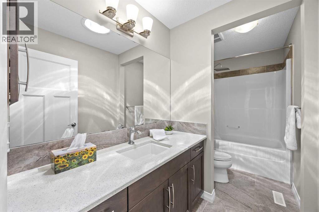 27 Mahogany Crescent SE — photo 36