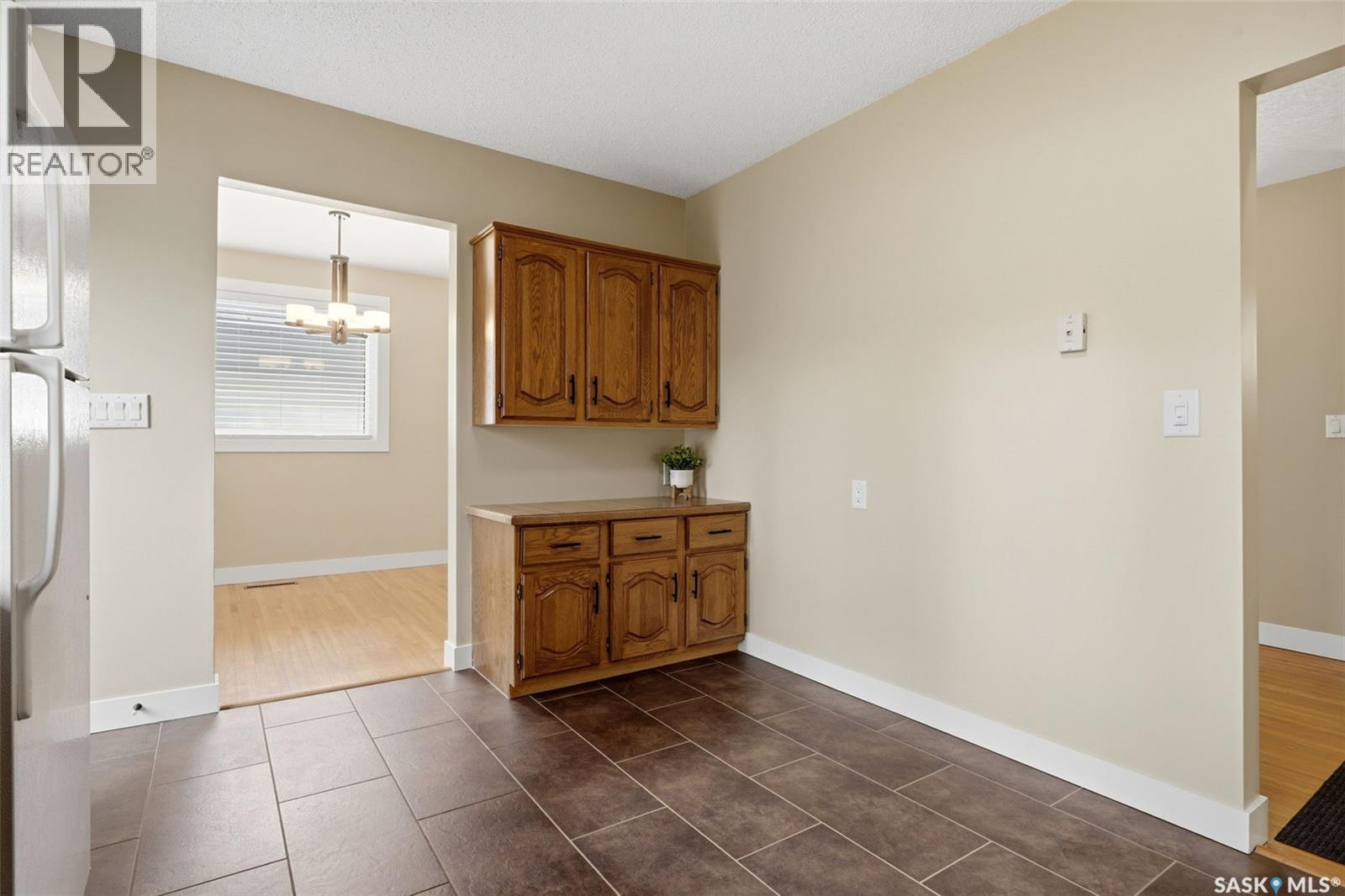 233 Orchard CRESCENT — photo 12