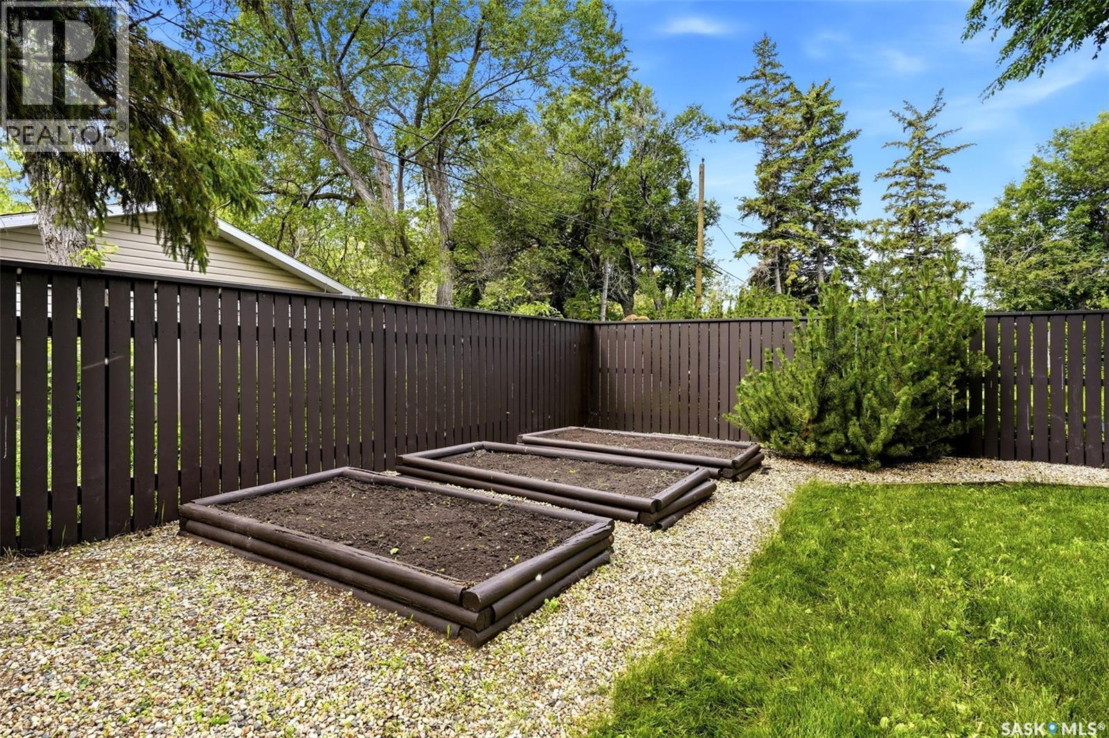 233 Orchard CRESCENT — photo 37