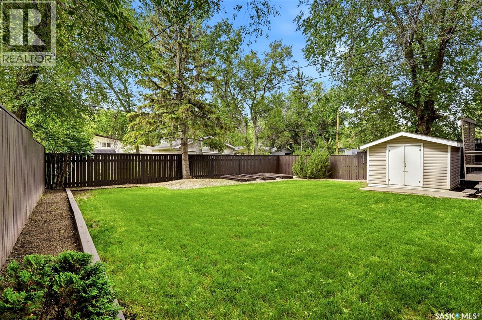 233 Orchard CRESCENT — photo 35