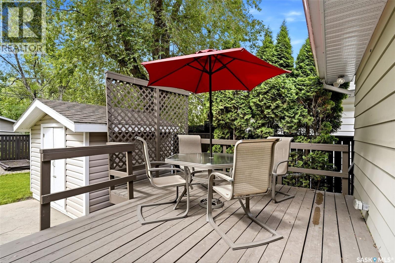 233 Orchard CRESCENT — photo 32