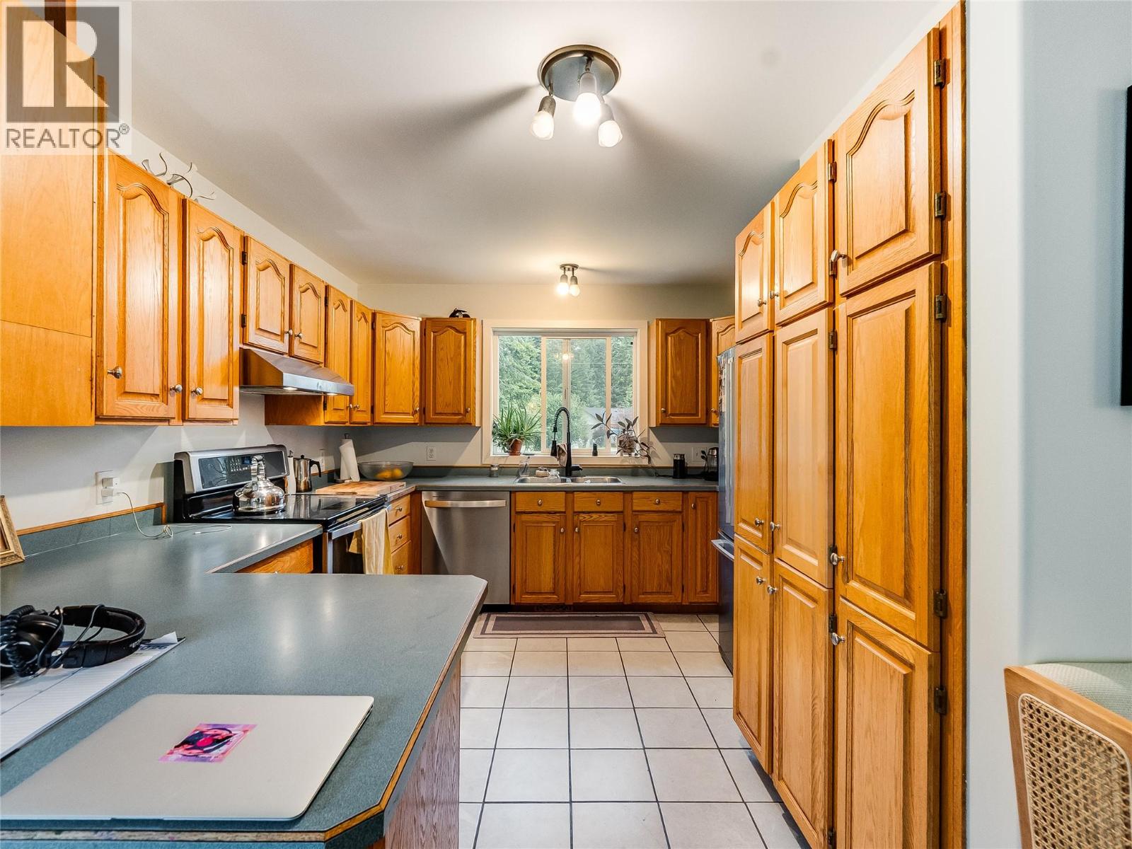 2706 Jacks Crescent - 8