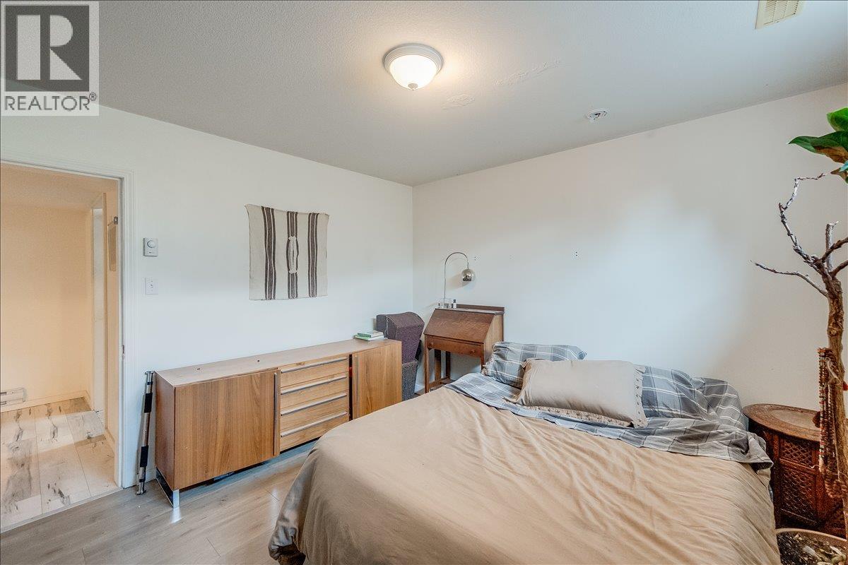 2706 Jacks Crescent - 48