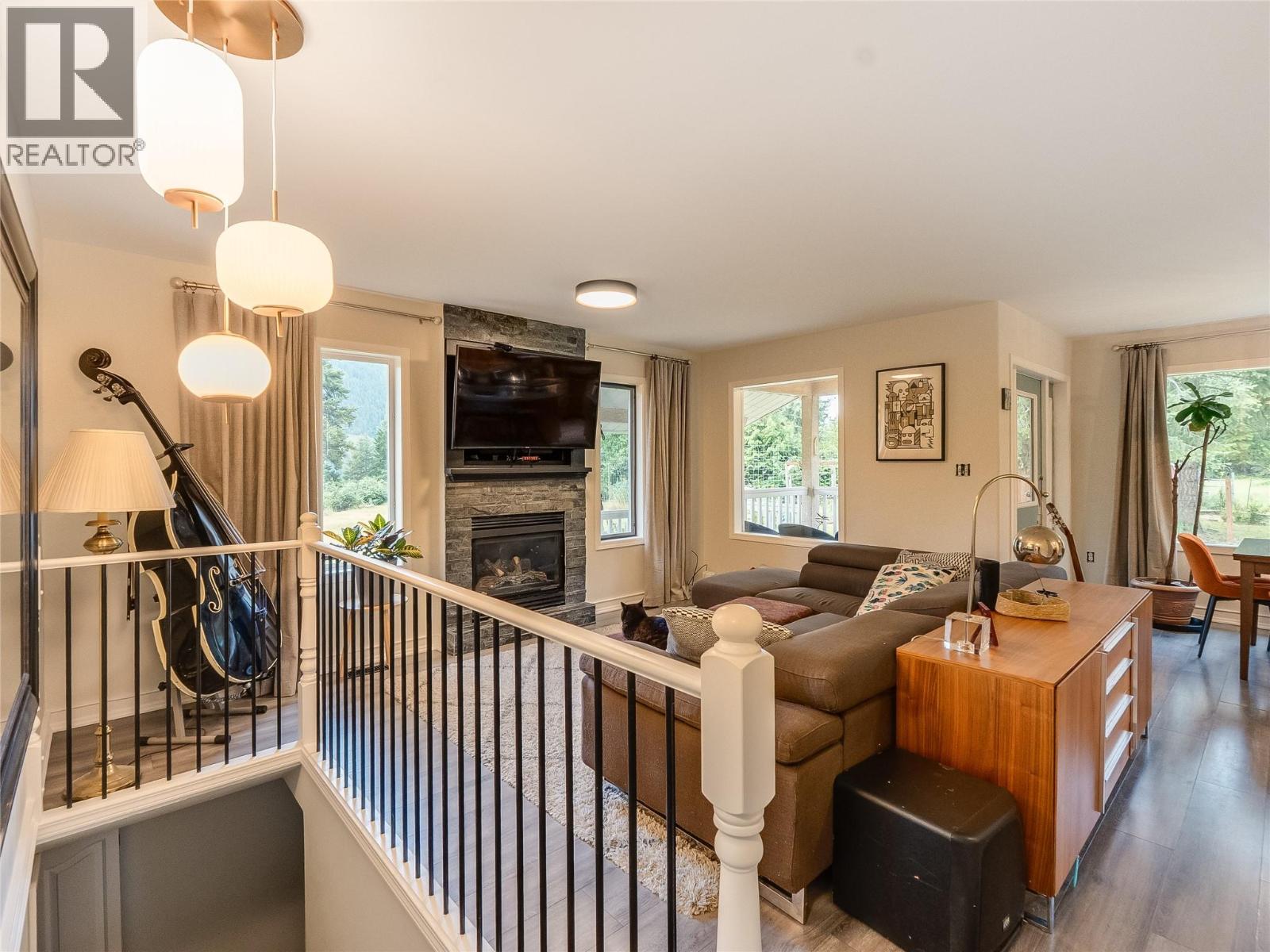 2706 Jacks Crescent - 21